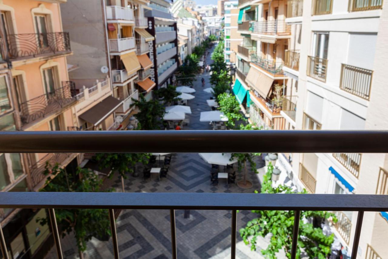 Apartamentos Mayal Con Piscina Benidorm Exterior foto